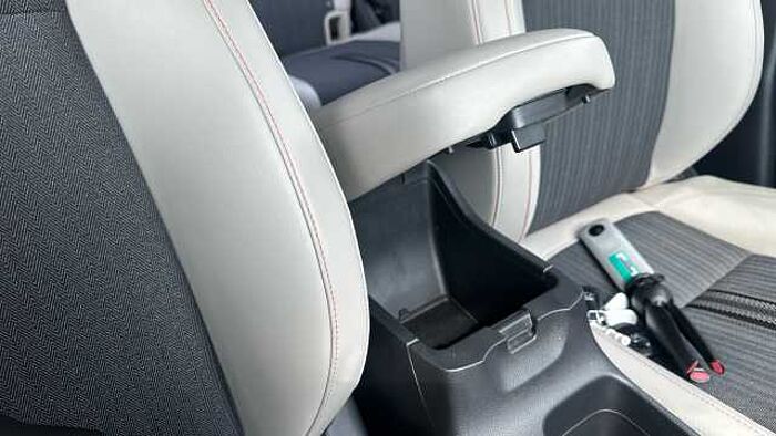 Honda HR-V 1.5 eHEV Advance Style 5dr CVT Hybrid Hatchback 